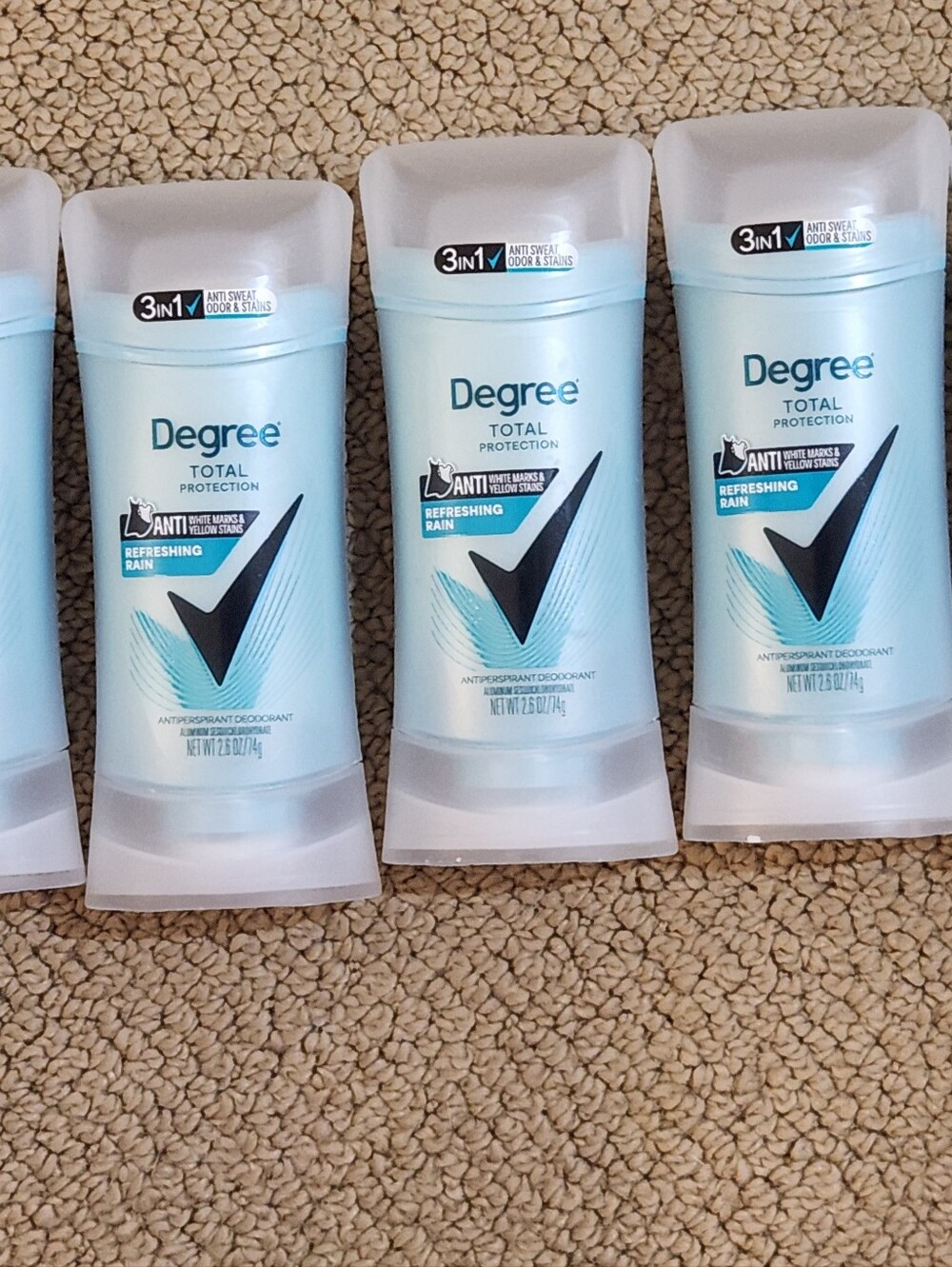 New Tubes of Women's Degree Antiperspirant Deodorant Refreshing Rain 2.6 Oz